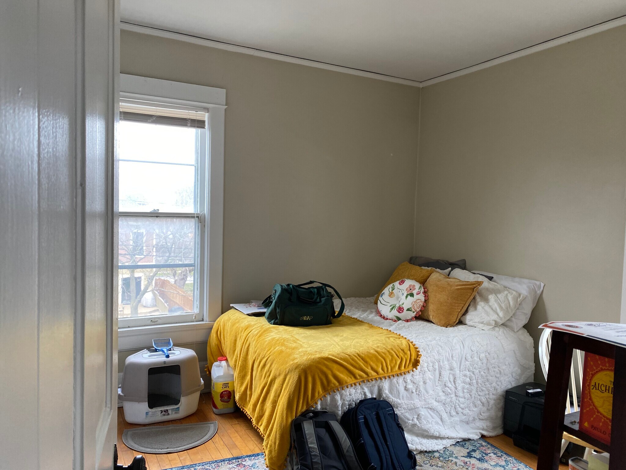 Building Photo - 3281 N Oakland Ave