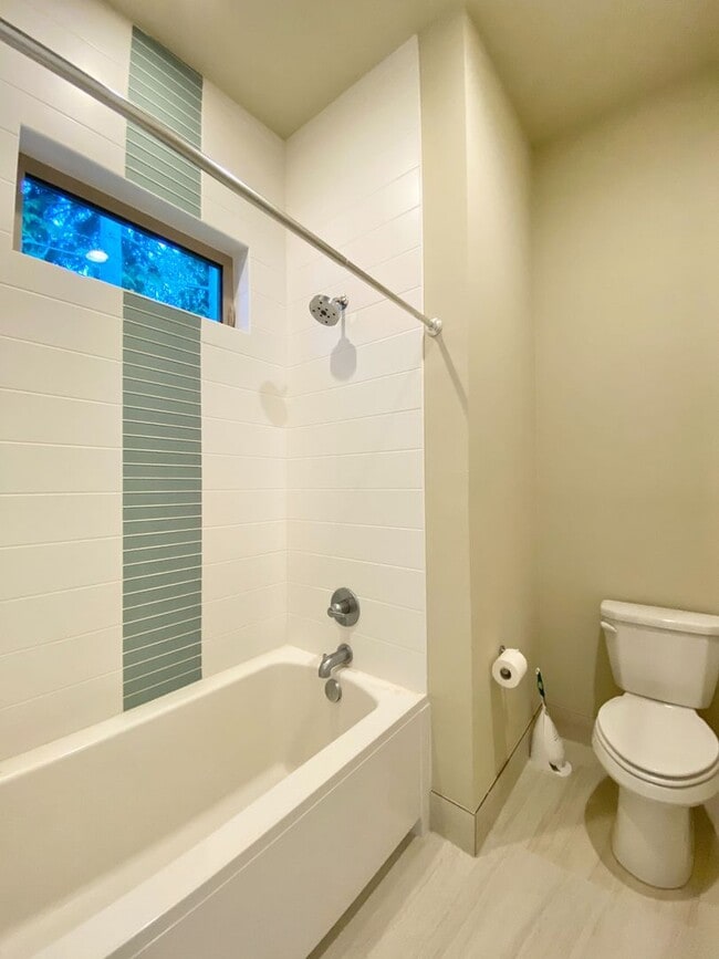 Building Photo - Built in 2017 – Stunning Modern Home for R...