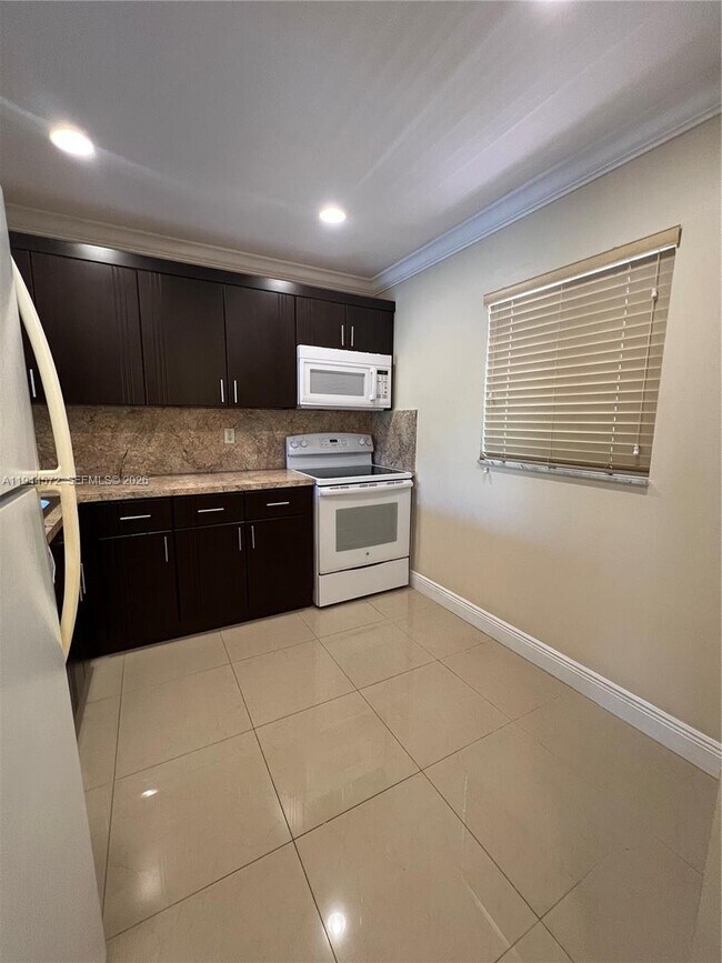 Building Photo - 7730 Camino Real