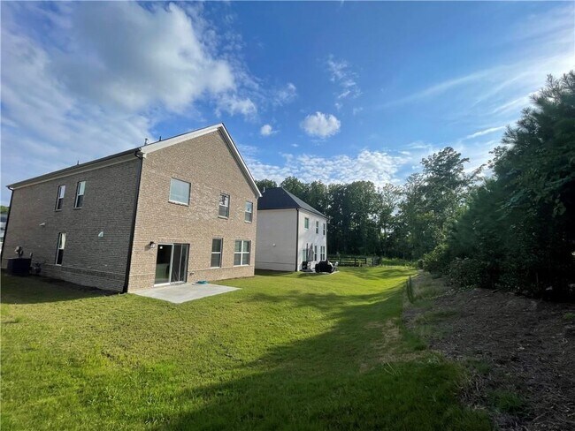 Building Photo - 1961 Ecoland Dr