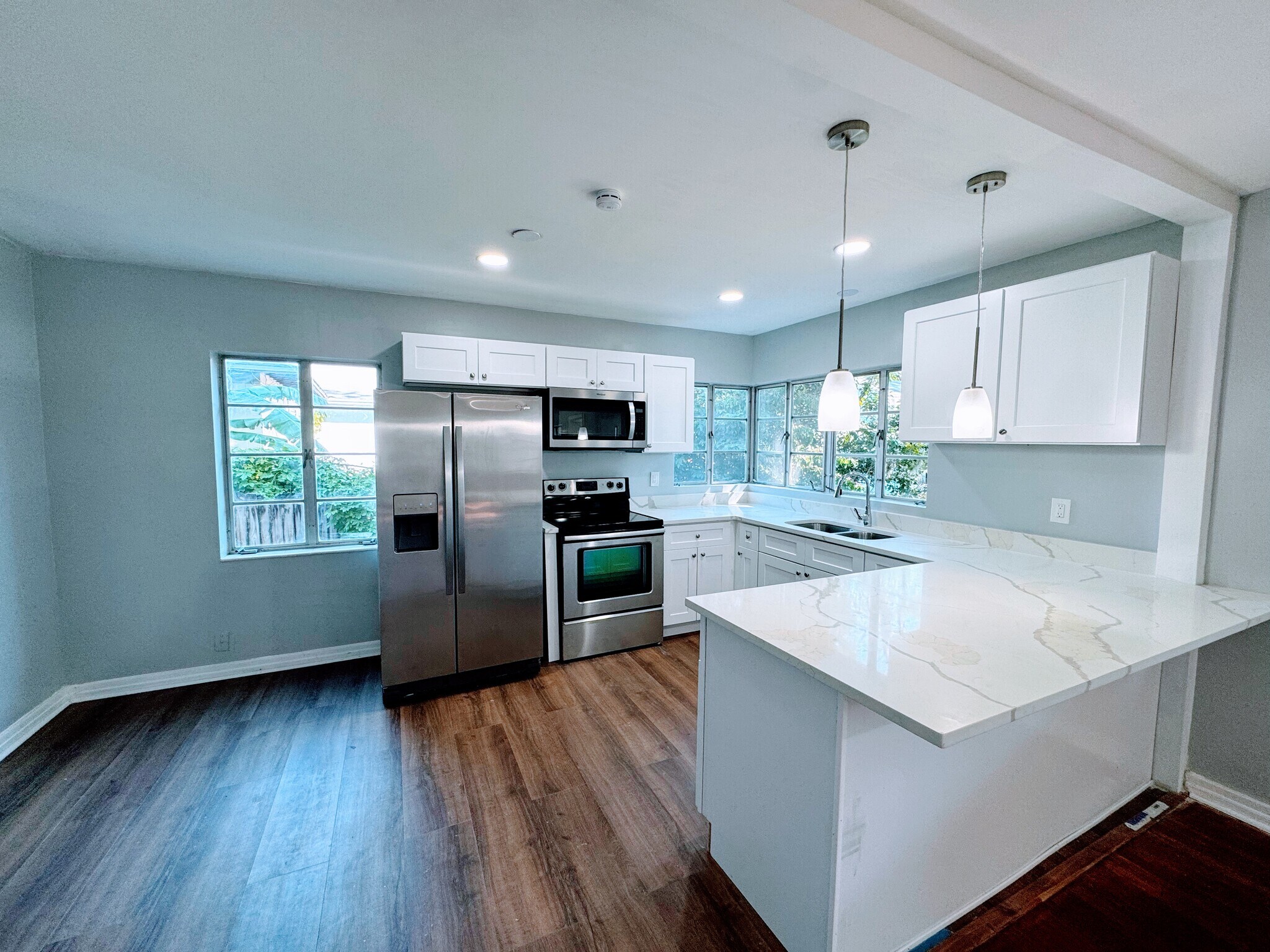 Building Photo - 747 Moravon Ave