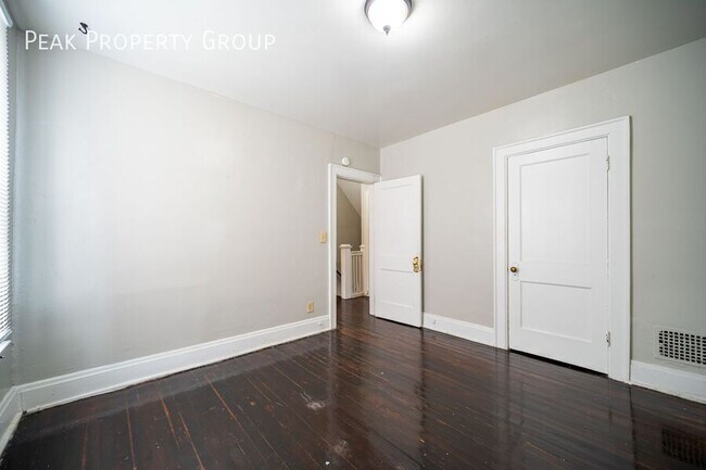Building Photo - 1480 Summit St