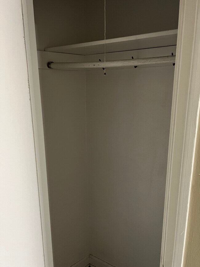 Building Photo - 7416 Harwood Ave