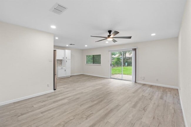 Building Photo - 2508 Dovemeadow Dr