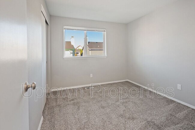 Building Photo - 978 SW 208th Pl
