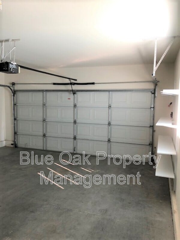 Building Photo - 2158 Robailey Dr