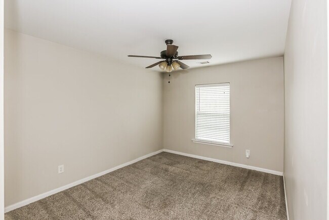 Building Photo - 934 Old Forester Ln