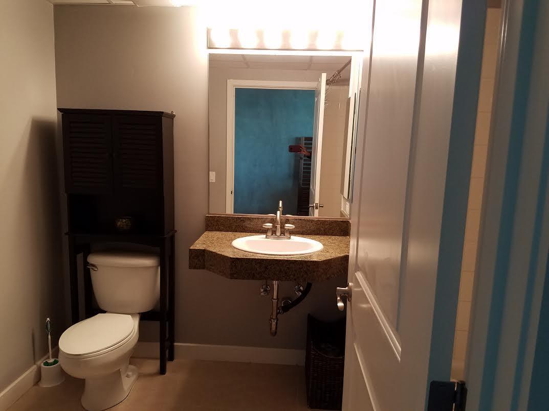 Building Photo - 1080 Park Blvd