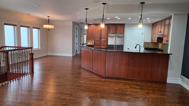 Building Photo - 934 W Huron St