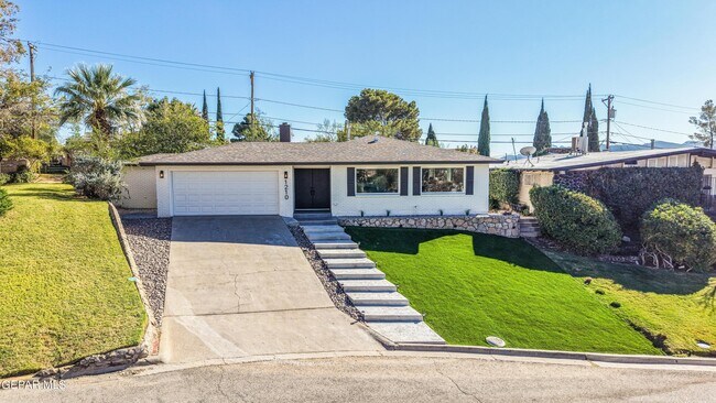Building Photo - 1210 La Cruz Dr