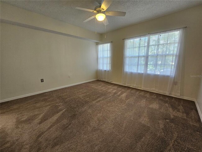 Building Photo - 5552 Bentgrass Dr
