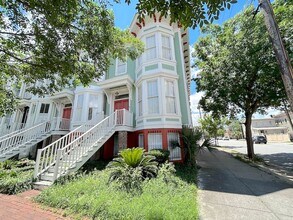 Building Photo - FURNISHED 2 BED | 1 BATH | VICTORIAN DISTRICT