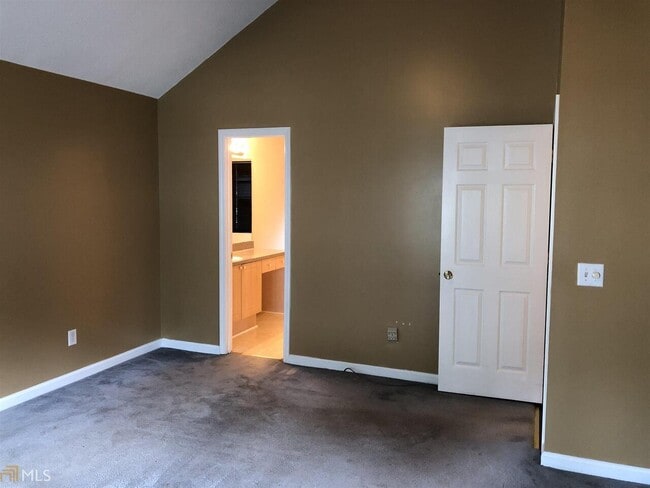 Building Photo - 5955 Graywood Cir SE