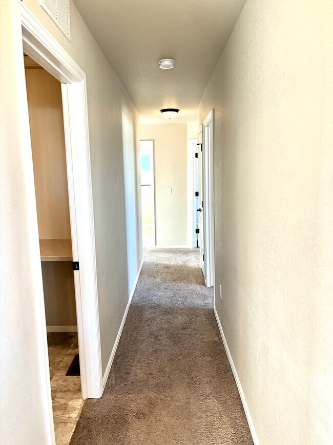 Building Photo - Price Reduced plus FREE JANUARY RENT!!! Beautiful 4 Bed/3 Bath West Greeley Home – Spacious Lot &...