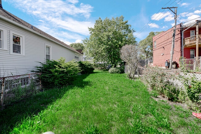 Building Photo - 120 E Kensington Ave
