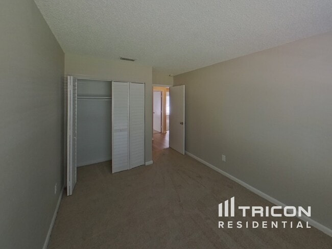 Building Photo - 615 Forest Hills Dr