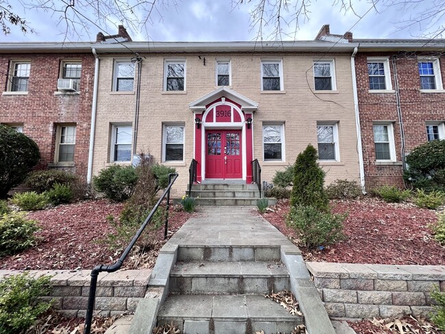 Building Photo - 3916 7th St NE