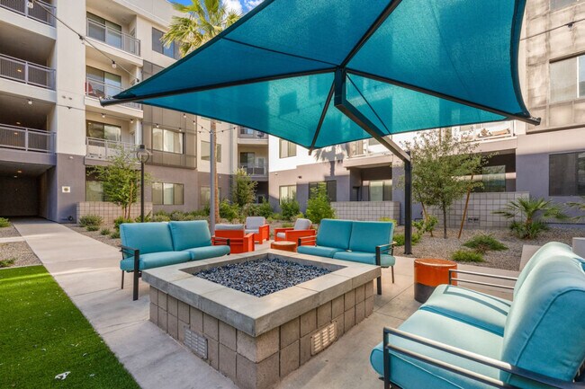 Building Photo - 500 W Broadway Rd