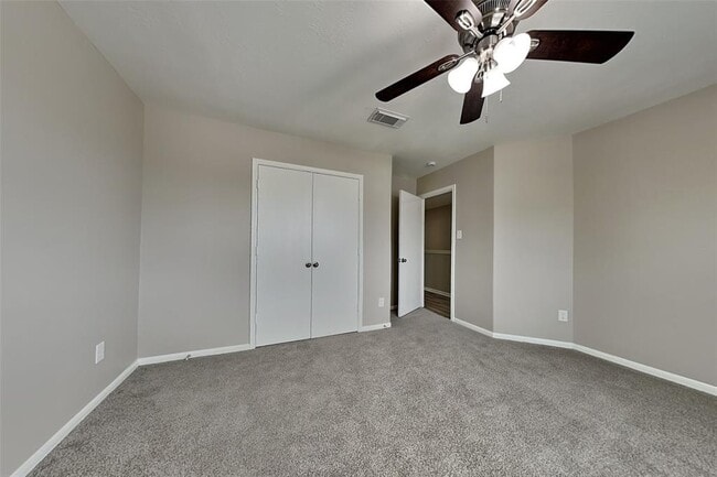 Building Photo - 2506 Buckminster Dr