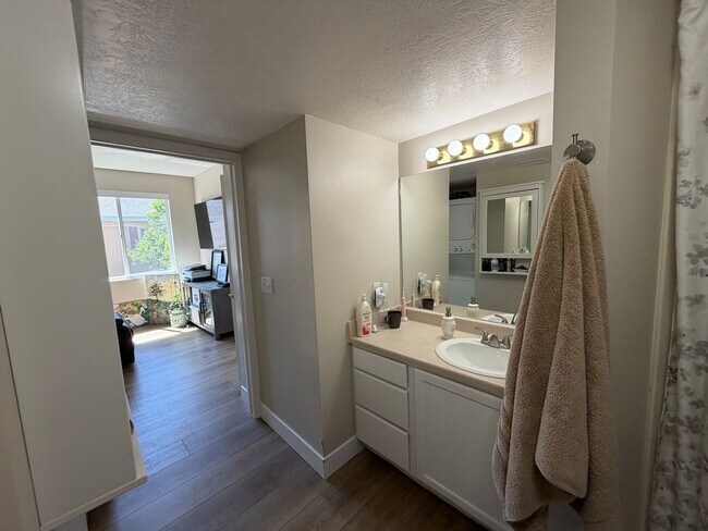 Building Photo - Charming 55+ Condo with Indoor Pool & Mountain Views in American Fork