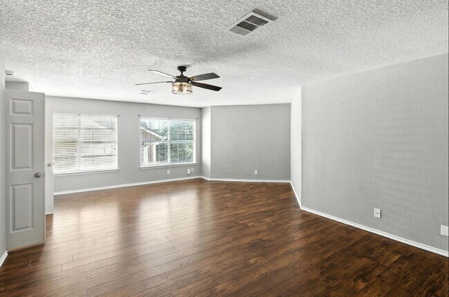 Building Photo - 22023 Oriole Hill Dr