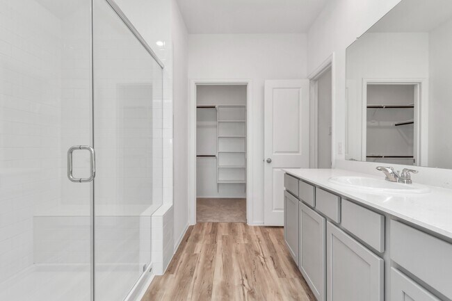 Building Photo - 2932 Cordova Hl Dr