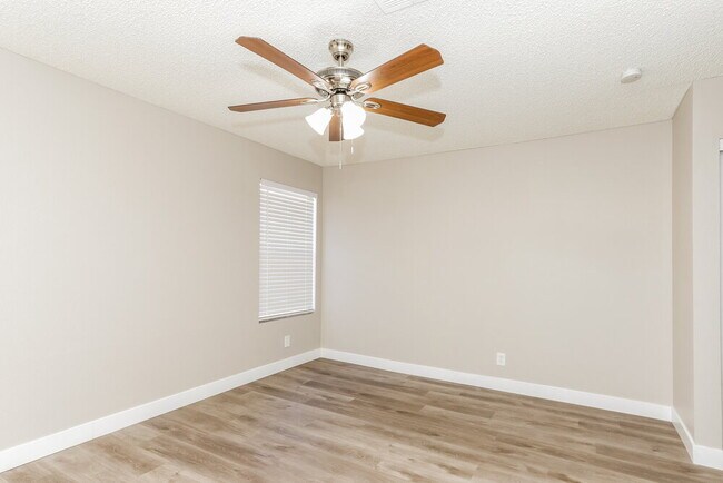 Building Photo - 229 Comanche Ct