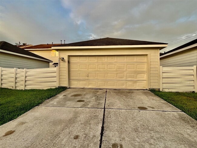 Building Photo - 1511 Nichole Woods Dr
