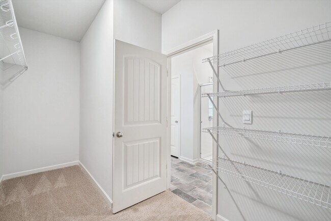 Building Photo - 85 Kipling Dr