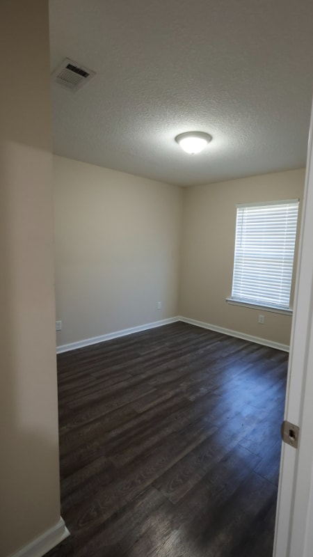 Building Photo - 123 Villa Rd