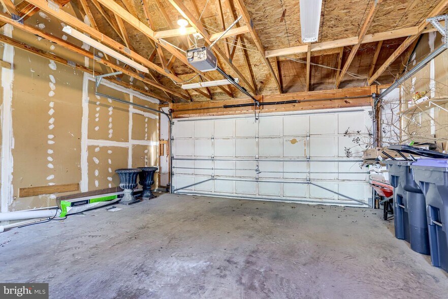 Building Photo - 20366 Hartwell St
