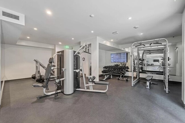 Building Photo - 5869.5B W 88th St