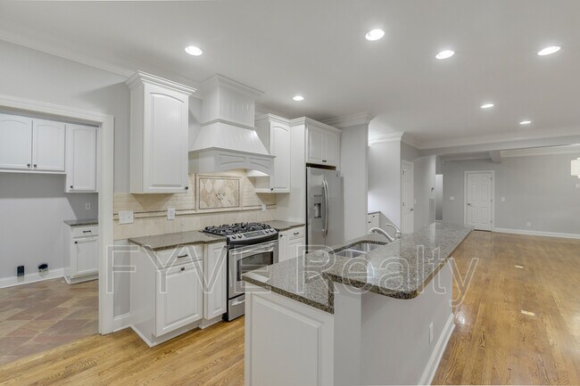 Building Photo - 1801A Shackleford Rd