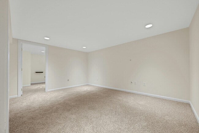 Building Photo - 126 Huber St
