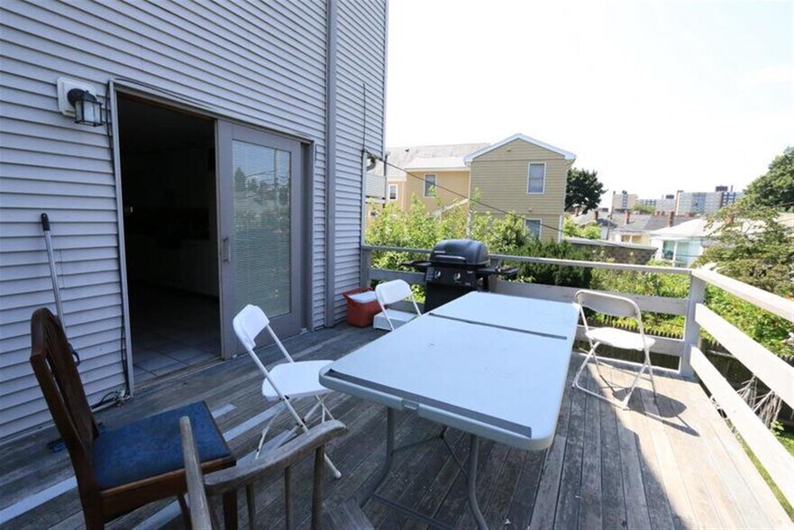 Building Photo - 90 North St