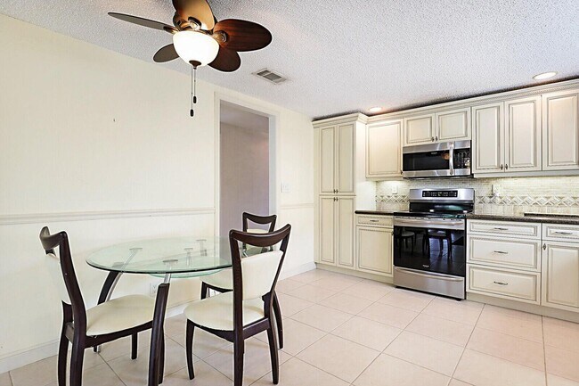 Building Photo - 11337 Little Bear Way