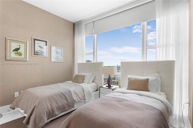 Building Photo - 6801 Collins Ave