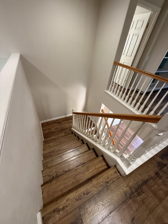 Building Photo - Spacious 5-Bed Family Home w/ 3-Car Garage Near Top Schools in Orange Crest.  One large bedroom a...