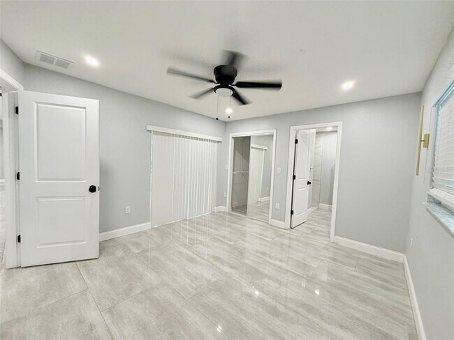 Building Photo - 1543 Heather Way