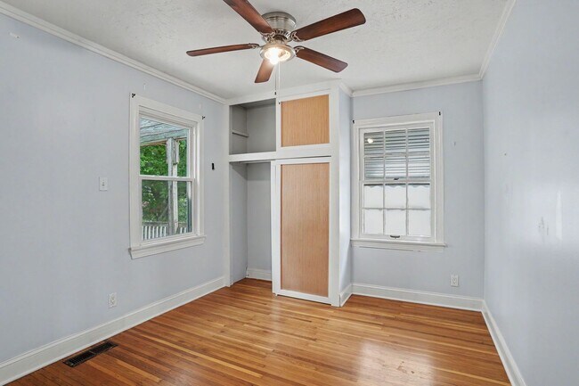 Building Photo - 521 Creel Ave