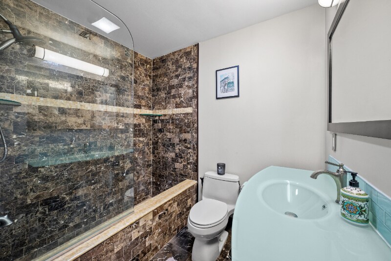 Building Photo - 180 19th St