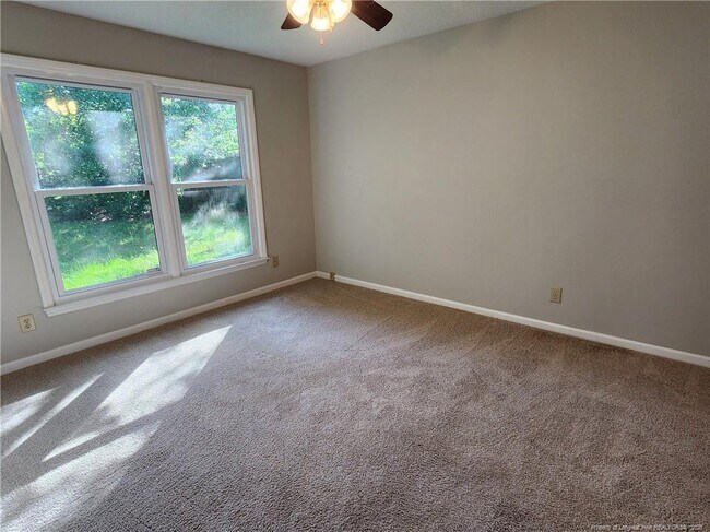 Building Photo - 909 Bramblewood Ct