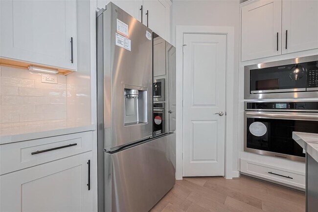 Building Photo - 307 Roselle Leaf Dr