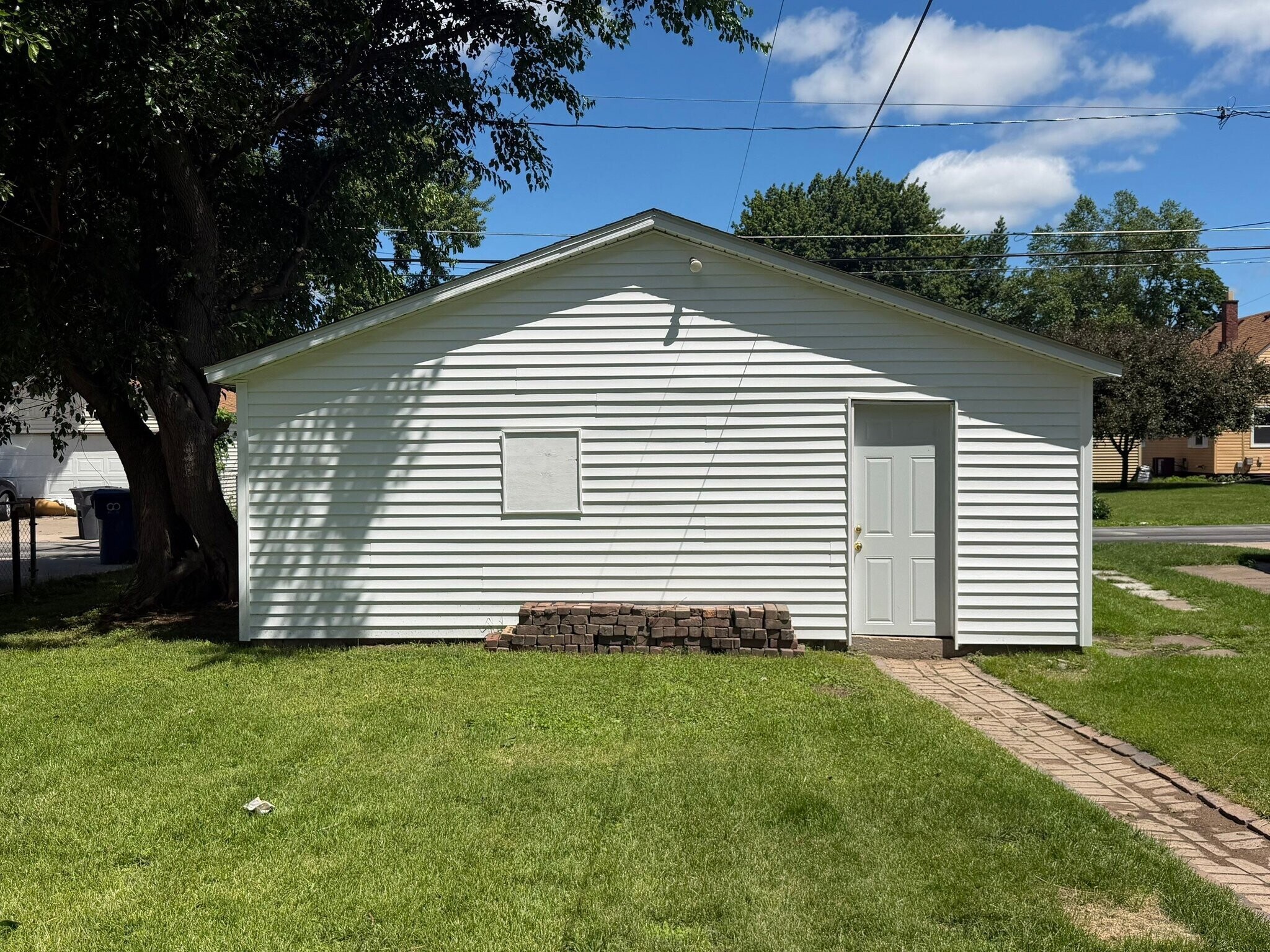 Building Photo - 2758 Bellevue Ave