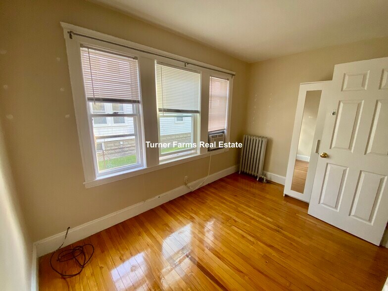 Building Photo - 89 Hillsdale Rd