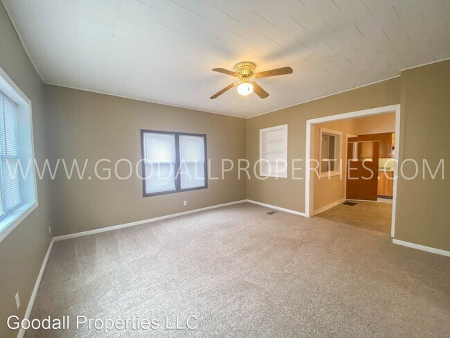 Building Photo - 2 br, 1.5 bath House - 202 S 11th St