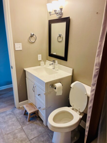 Building Photo - 4801 Kennedy St