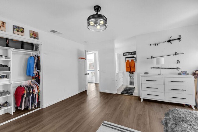Building Photo - 469 Partridge Ln
