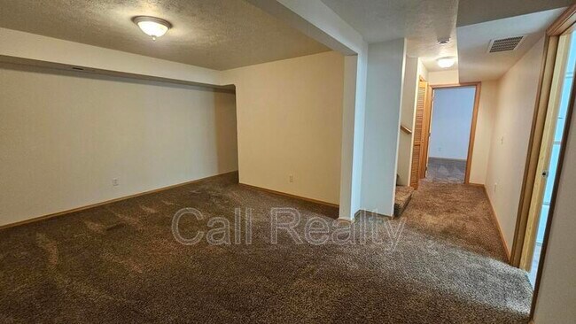 Building Photo - 1217 E Chantel Dr