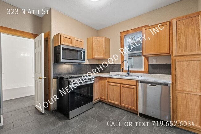 Building Photo - 323 N 4th St